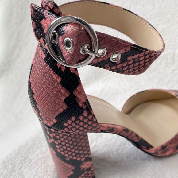 NINE WEST Ankle Strap Shoes 9.5M Alisa Pointed Toe Snakeskin Pumps - Picture 8 of 8